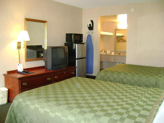 Bedroom 4, Motel 6 Lexington, KY - Airport, Fayette