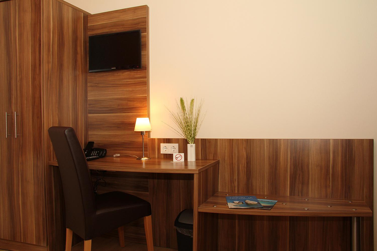 Others 5, Villa Croatia & Restaurant Adria, Miltenberg