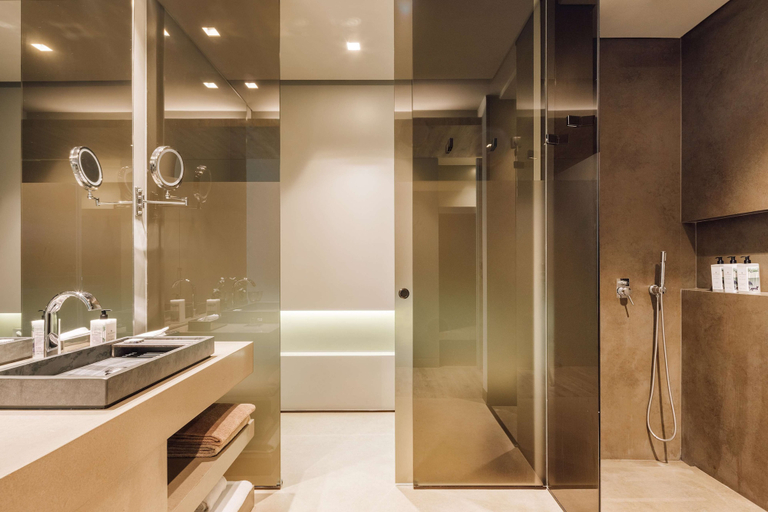 Bathroom 5, Saccharum Resort, Calheta