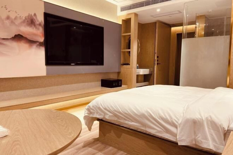 Bedroom 3, Waiting Hotel (Cao'An Road), Shanghai
