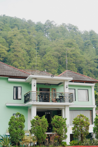 Exterior 11