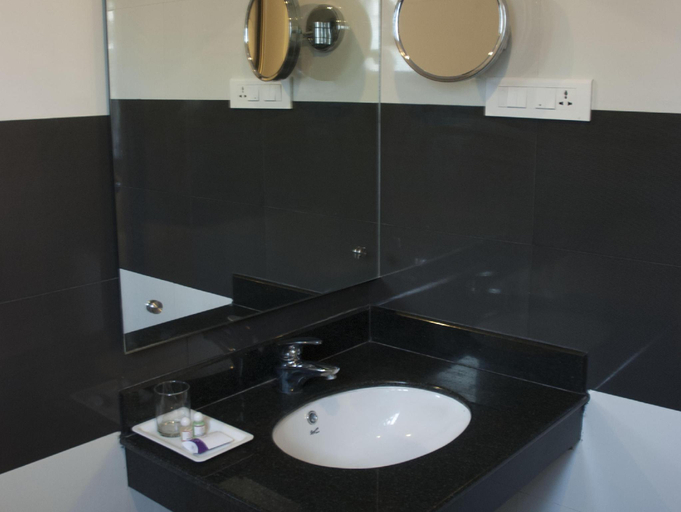 Bathroom 2, Comfort Hotels, Coimbatore