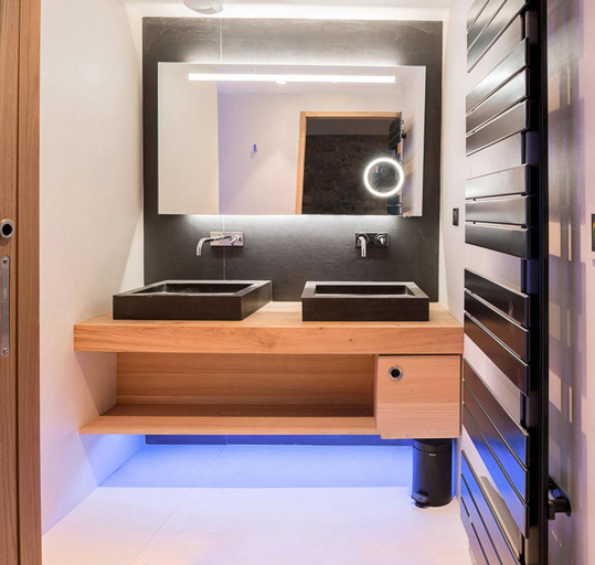 Bathroom 3, Hotel Interlaken Lounge Bar & Spa, Vosges