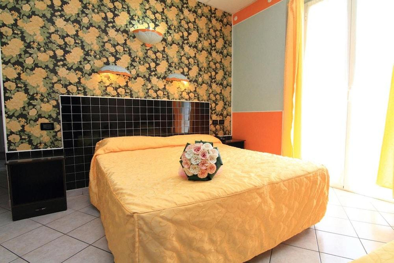 Bedroom 3, Hotel Esperia, Imperia
