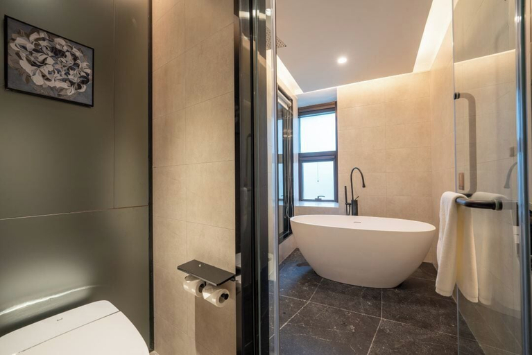 Bathroom 3, World Hotel (Jinan CBD Dingjiazhuang Subway Station), Jinan
