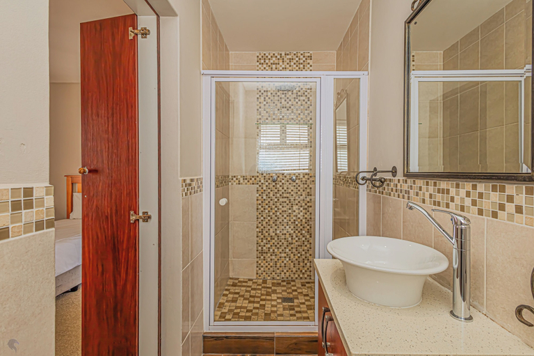 Bathroom 3, Seasons of Serenity, Langebaan 8-sleeper, West Coast