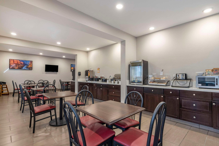 Food & Drinks 5, Clarion Inn East Kingman, Mohave