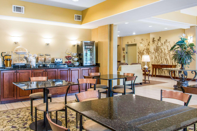 Food & Drinks 5, Sleep Inn & Suites Pooler, Chatham