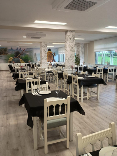 Food & Drinks, Pension A Codeseira Melide, A Coruña