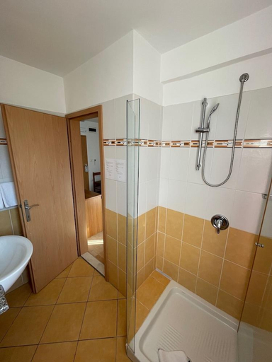 Bathroom, Keltika, Izola