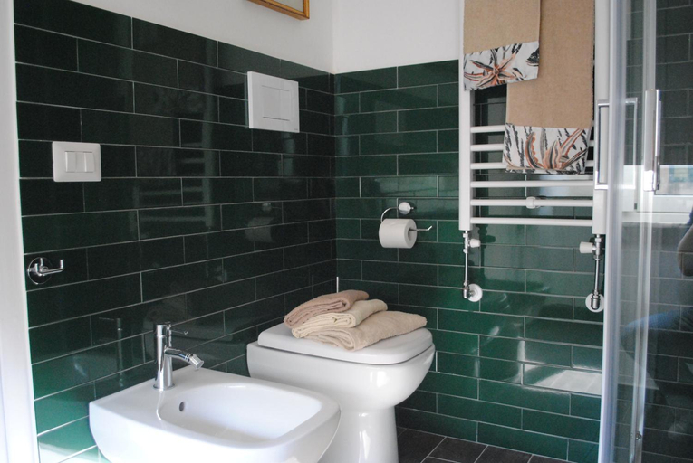 Shower, Casa Gaeta 2 appartamenti, Grosseto