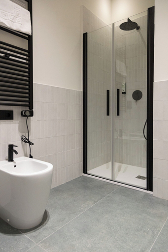 Bathroom 5, Porta Antica, Bergamo