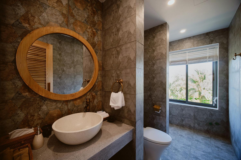 Bathroom 5, The Watermark Beachside Hotel, Da Nang