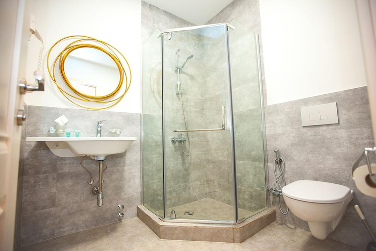 Bathroom 3, Rustaveli Hotel, Tbilisi