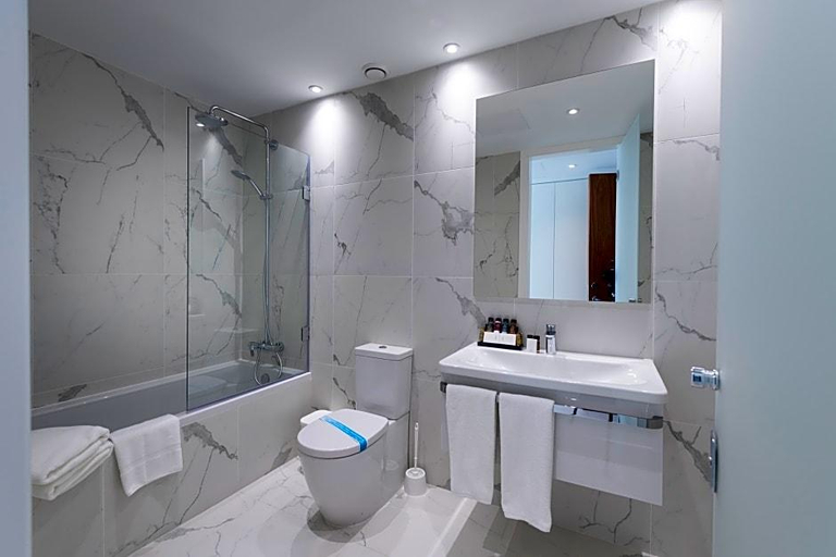 Bathroom 5, Akti Beach Hotel & Village Resort