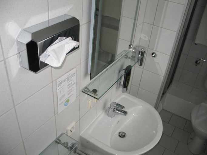 Bathroom 2, Gasthof-Pension Leupold, Hof