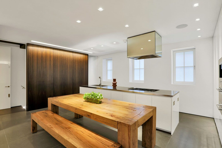 Room 4, Paddington Luxury 3-bed Mews Private Cinema Gym, London