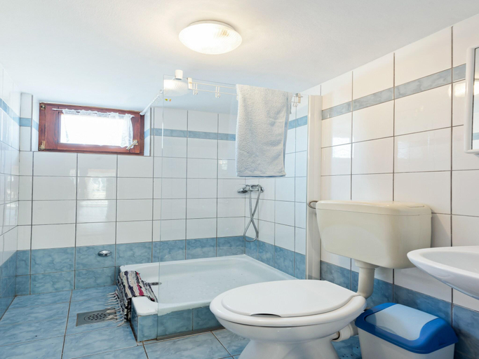 Bathroom 3, Holiday Home in Jasenice near Maslenica Beach, Jasenice