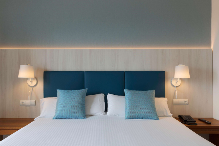 Bedroom, Alua Illa de Menorca Hotel, Baleares