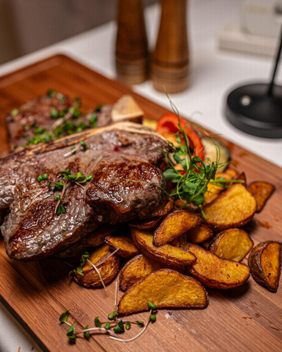Food & Drinks