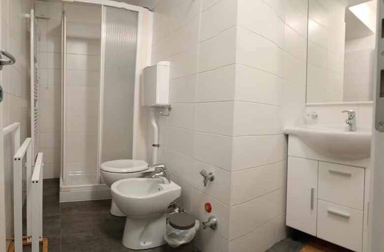 Bathroom, Casa MARGHERITA, Trento