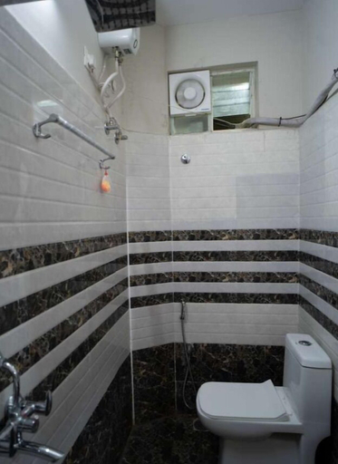 Bathroom 3, Yellow Bells Gachibowli, Hyderabad