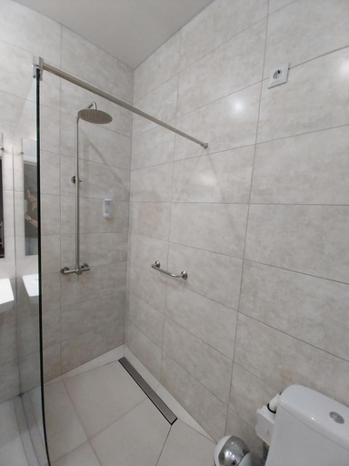Bathroom 3, Hotel Korona, Iurïvs'kyi