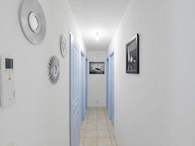 Others 4, Private bedroom in a guesthouse in Saint-Emilion, Gironde