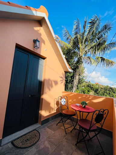 Others 5, Cozy House, Funchal