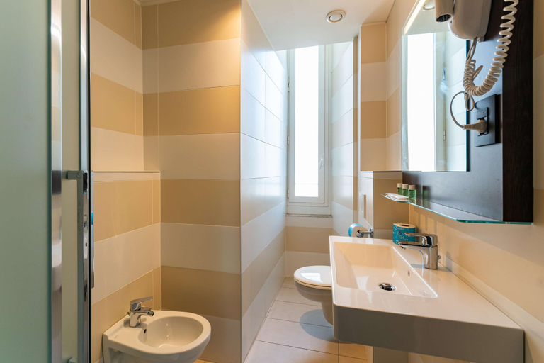 Bathroom 12