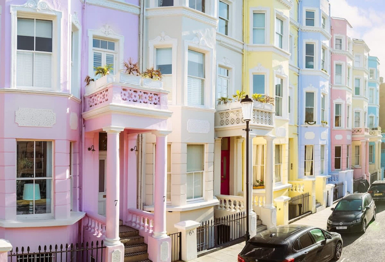 Room 1, Colourful house 3 Bed Apt - Notting Hill, London