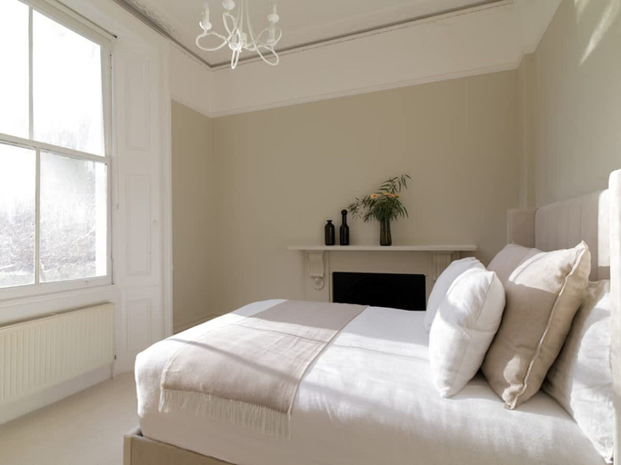 Room 2, Sophisticated Notting Hill 2bed, London