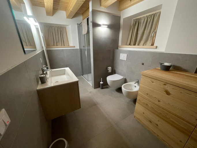 Bathroom 5, Chalet Le Grazie, Belluno