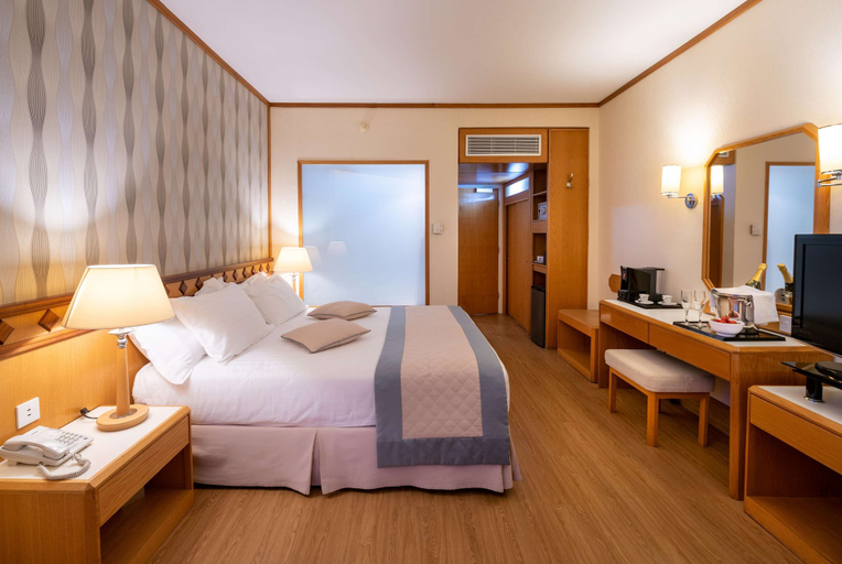 Bedroom 4, Constantinou Bros Pioneer Beach Hotel