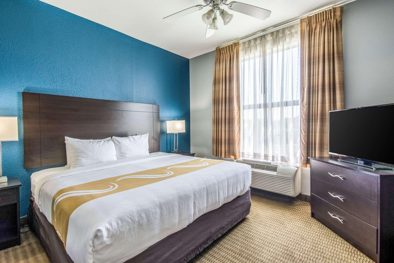 Bedroom 3, Quality Suites Maumelle - Little Rock NW, Pulaski