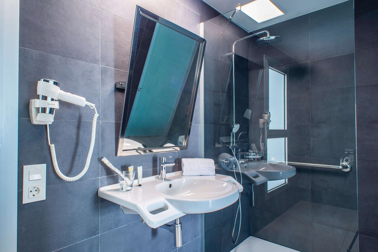 Bathroom 4, Hotel Taimar, Las Palmas