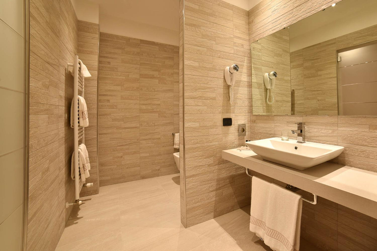 Bathroom 3, Sweet Motel, Bergamo