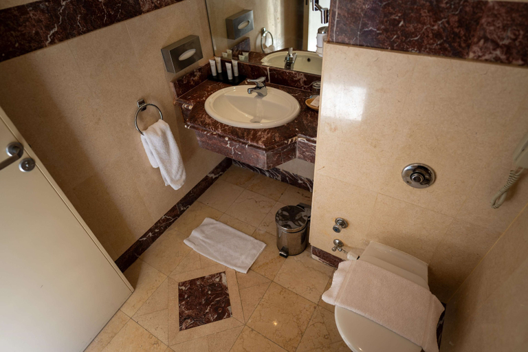 Bathroom 4, Ecotel Dahab Bay View Resort, Sant Katrin