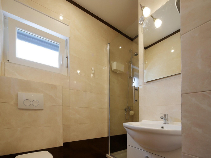 Bathroom, Apartment in Silo near Sea Beach, Dobrinj