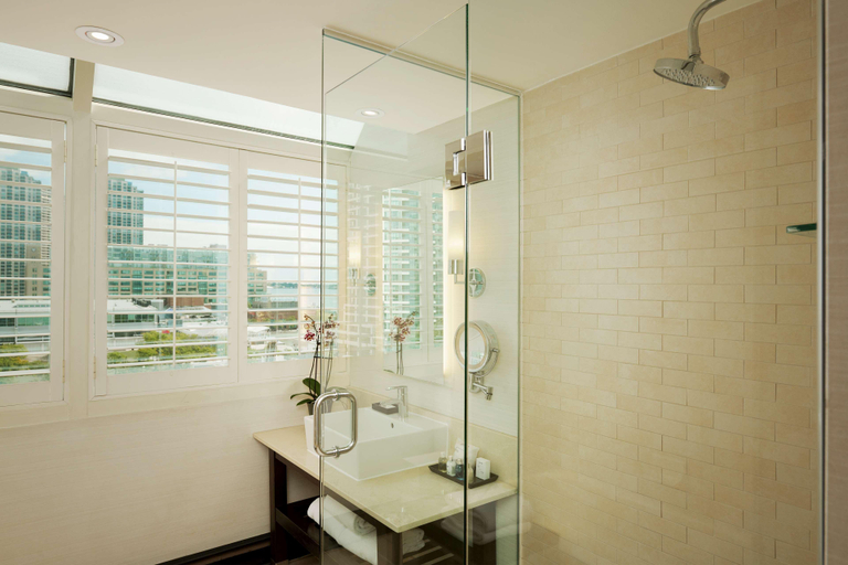 Bathroom 5, Radisson Blu Toronto Downtown, Toronto