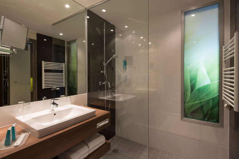 Bathroom 5, Austria Trend Hotel Doppio, Wien