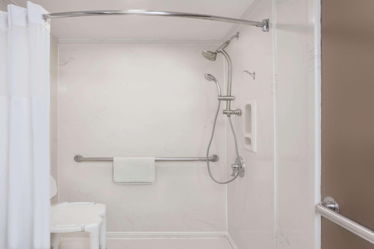 Bathroom 4, Days Inn by Wyndham St Augustine/Historic Downtown, Saint Johns