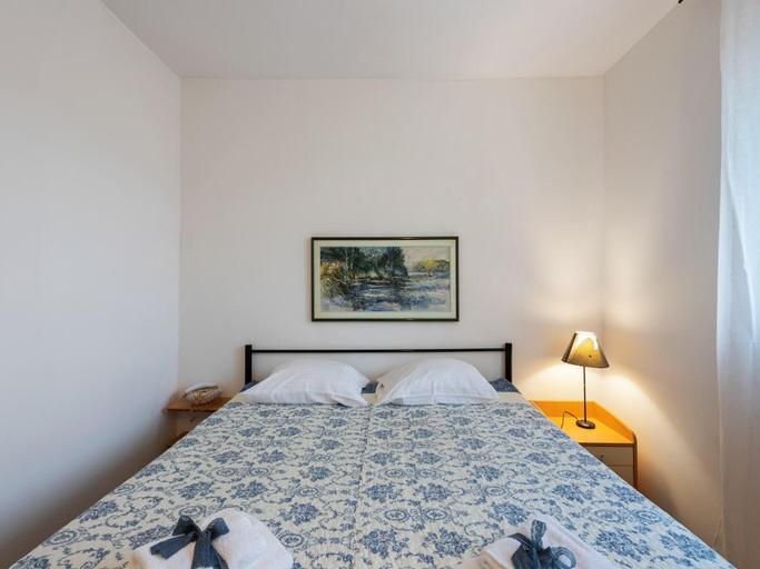 Bedroom 2, Holiday Home in Vrana near Lake and Beach, Pakoštane