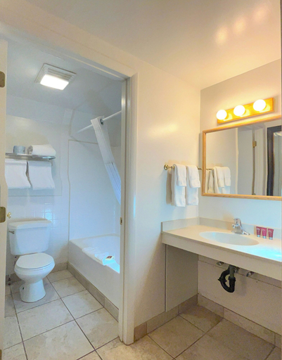 Bathroom 3, Bryce Canyon Pines, Garfield