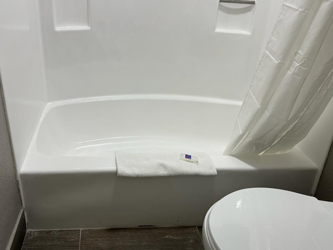 Bathroom, Motel 6 Omaha NE, Douglas