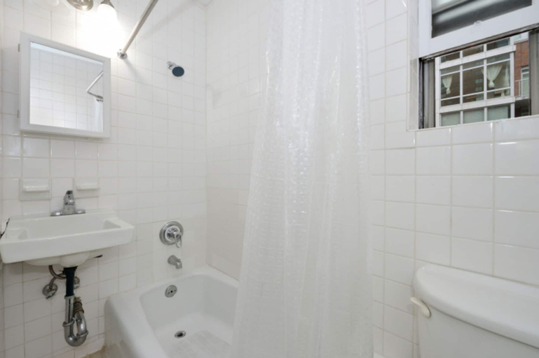 Room 3, Charming 1BR in Murray Hill Kips Bay - Perfect for 2, New York
