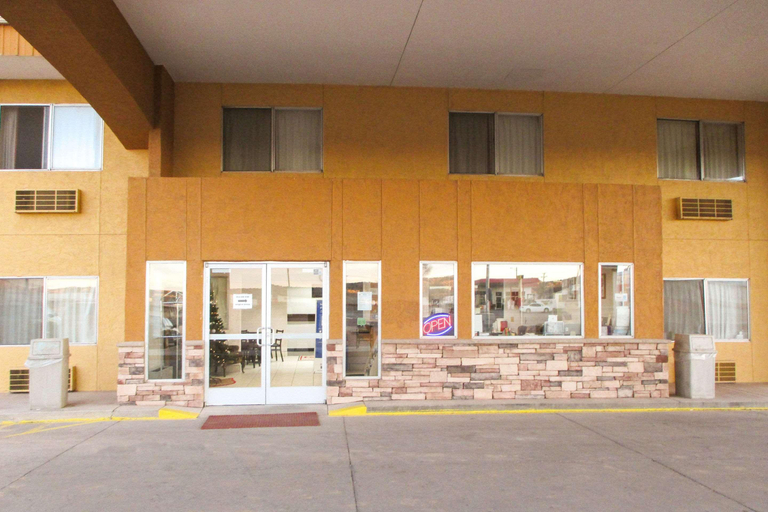 Exterior & Views 2, Econo Lodge Gallup West, McKinley