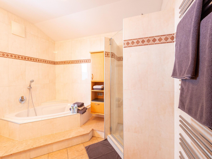 Bathroom 3, Apartment in Niedernsill near Ski Slopes, Zell am See