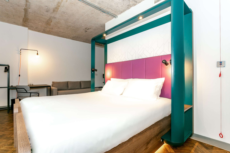 Bedroom 3, YOTEL Manchester Deansgate, Manchester