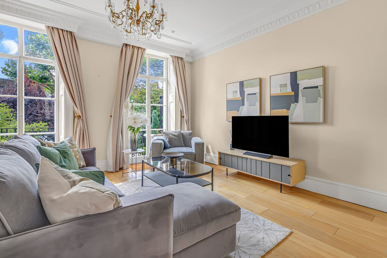 Room 5, Elegant 5bed House Next to Harrods Knightsbridge, London